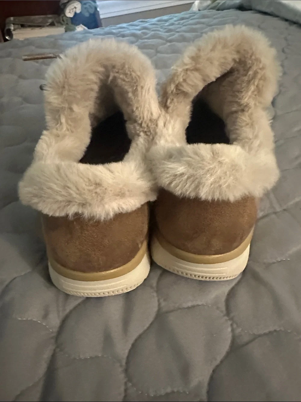 Skechers Tan Faux-Fur Lined Suede Lace-Up Shoes